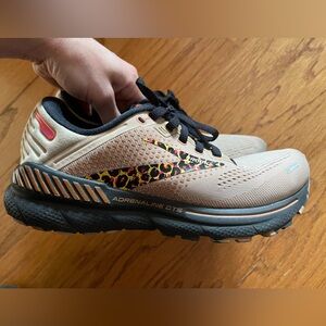 Brooks Running Shoes Adrenaline GTS 22
